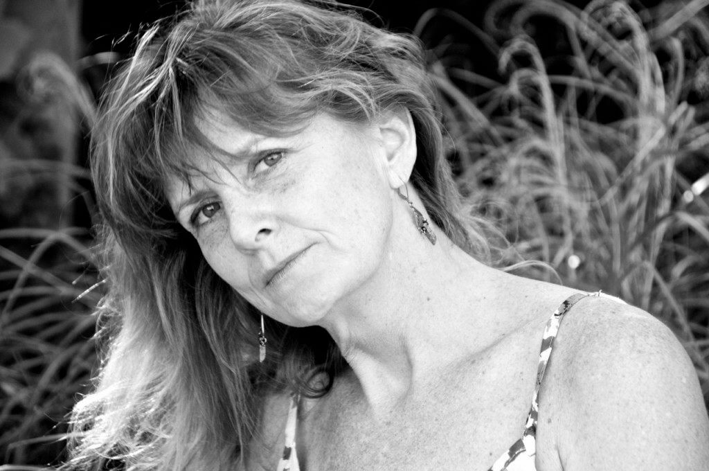 deb paquetter black and white