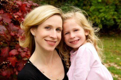 Kristen and daughter 620x411