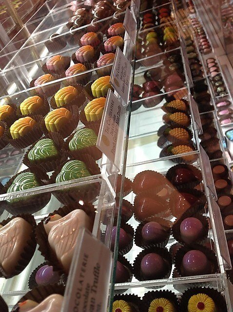 Chocolaterie CaseView Chocolatiers Feb 2014
