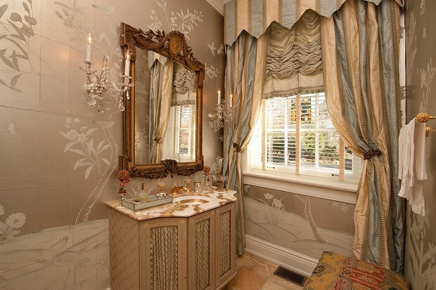 Powder room. Design by Lee W. Robinson Co. 