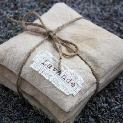 Lavender smells clean and fresh. Photo credit: https://www.hastings-crystal.co.uk/lavender-sachet-set-p-17067.html