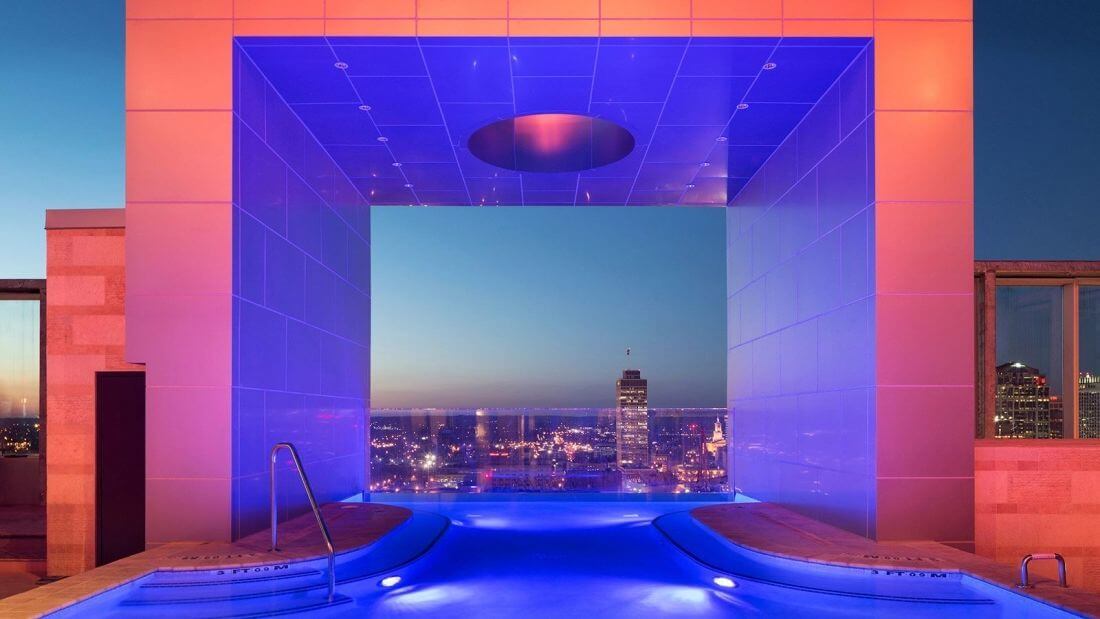 161104j_L27_Pool_Westin_Nashville_0117s8tcc