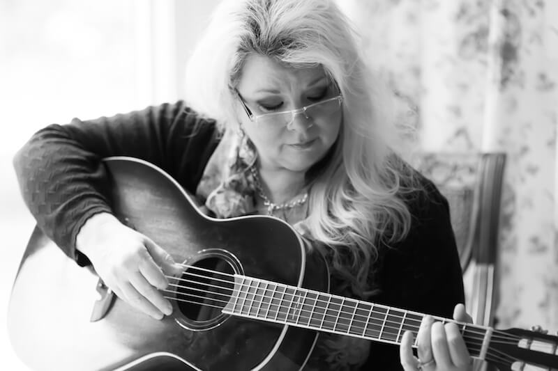 Leslie Satcher at home