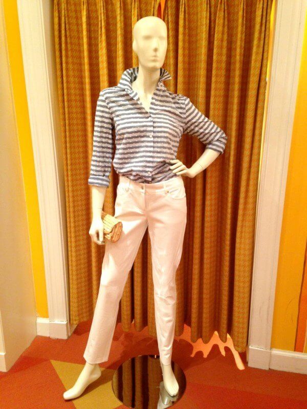 White jeans and a cuffed blouse make for a great look!