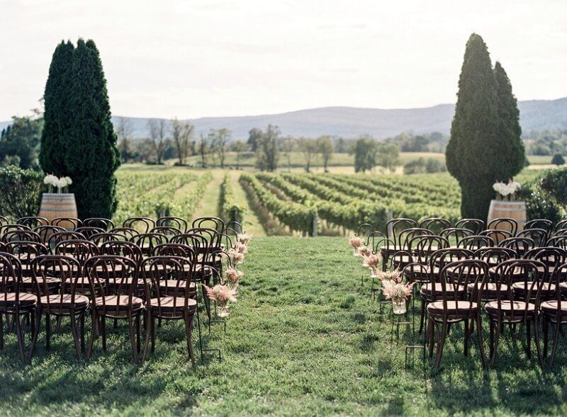 Simple details elevate the vineyard setting