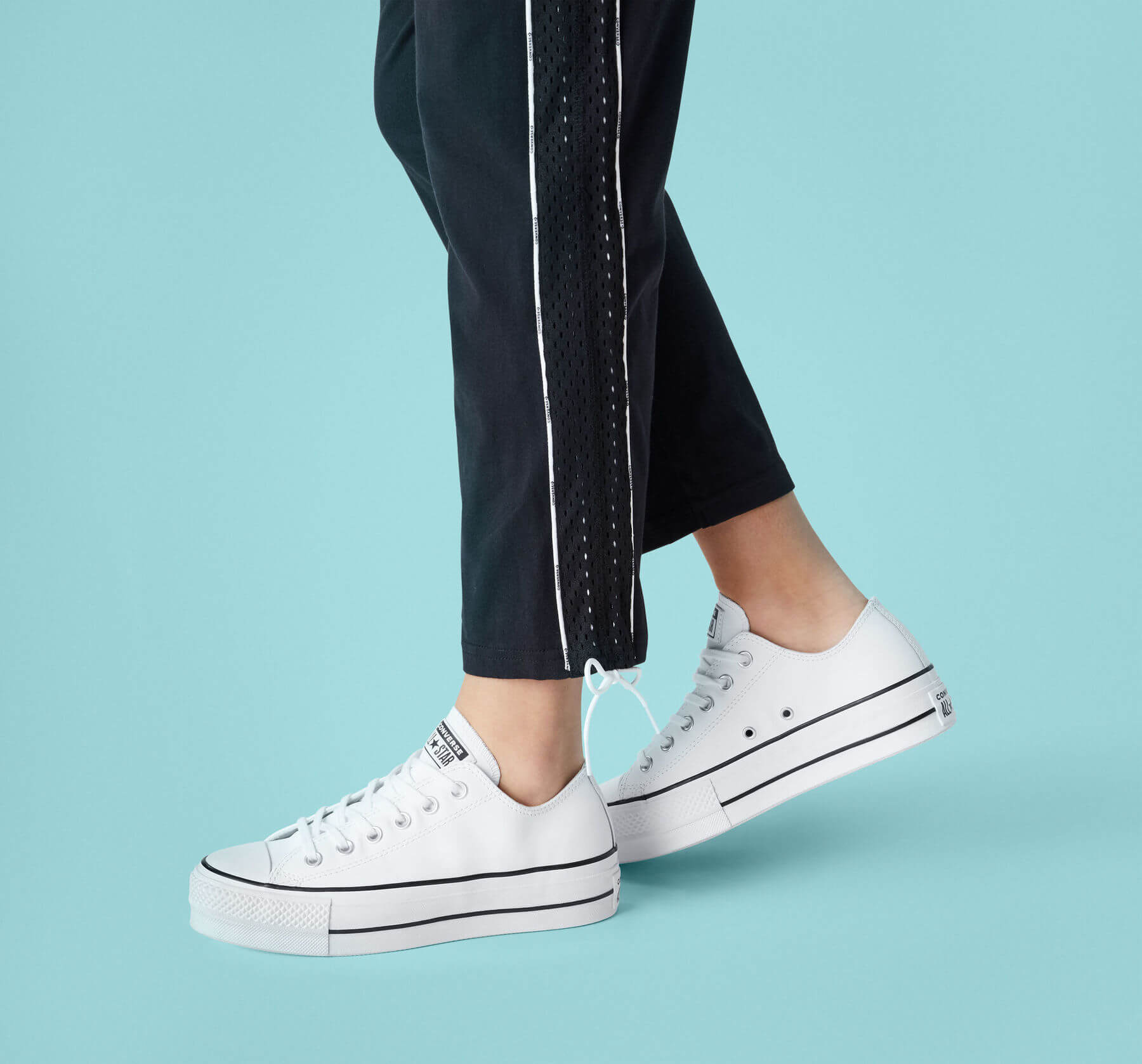 5 Tips on Wearing Sneakers with Jeans & Skirts