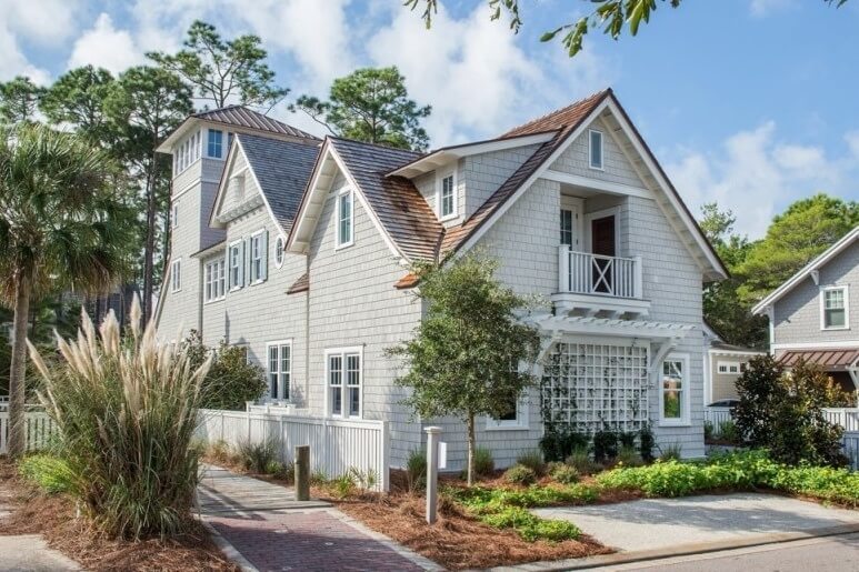 Coastal Charm: A Tasteful Beach Escape