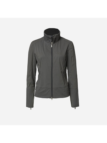 This lightweight Anatomie jacket from Taigan is perfect for summer activities.