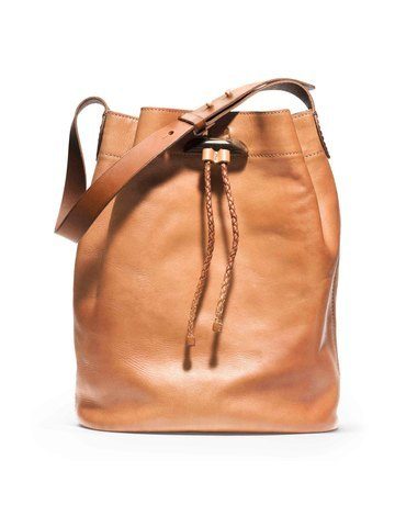 Brentwood Bucket Bag from Taigan is the perfect summer handbag!