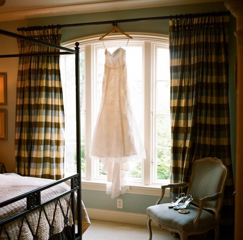 Monique Lhuillier designs dresses with a true understanding of the female figure.
