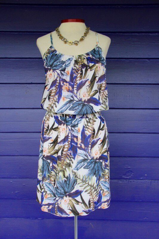 This tropical floral print is a pleasant surprise on this cute look from MODA! "What to wear in Nashville in August"