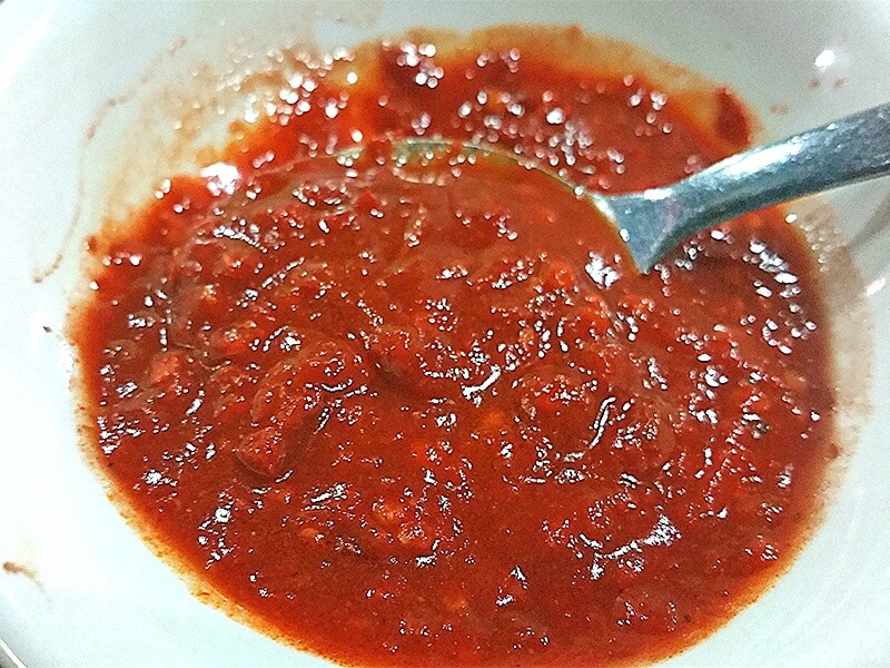 For the unafraid, this side of vindaloo hot sauce adds a fiery kick to any Indian dish.