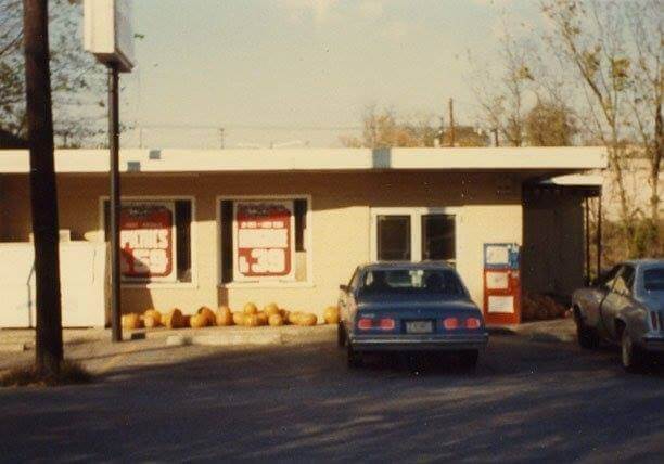 Huff's Food Town on Wilson Pike Circle, Brentwood