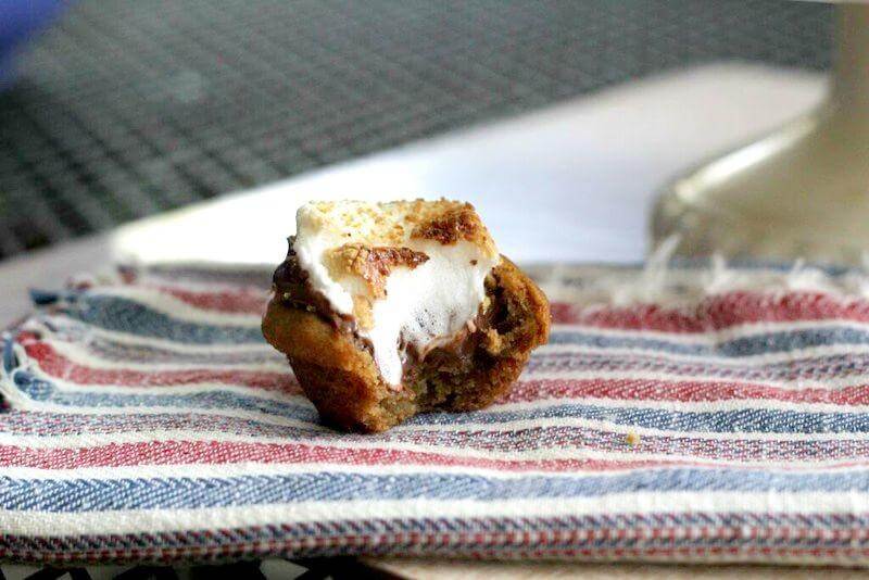S'mores cookie cups with Nutella and marshmallows 6