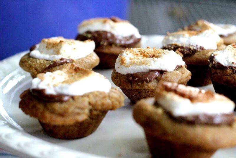 Smores cookie cups with Nutella and marshmallows 8
