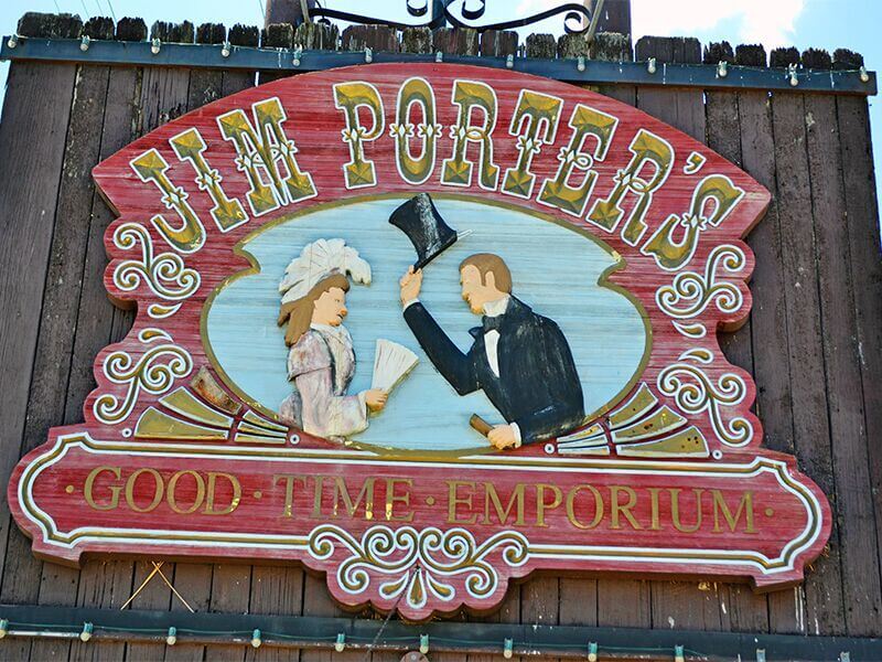 Louisville's Nostalgic Signs