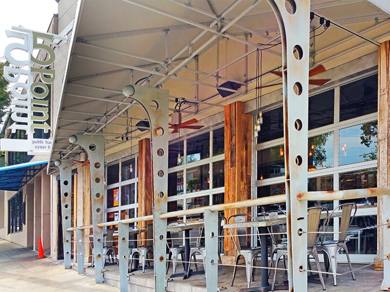 The front patio of 5 Point Public House Oyster Bar offers the perfect alfresco dining experience, especially in this cooler weather!