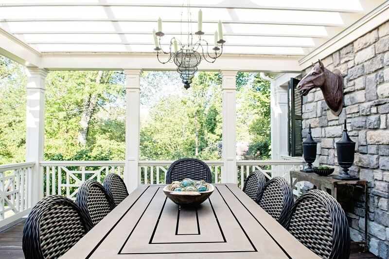 outdoor dining table