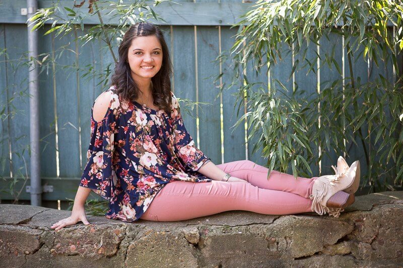 dana is rocking the pink jeans!