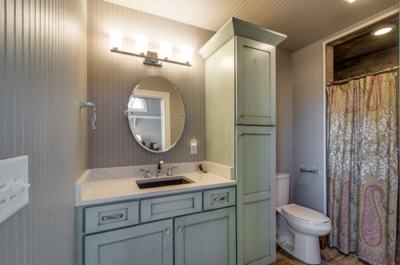 Great sized bathroom In-law suite design, bathroom