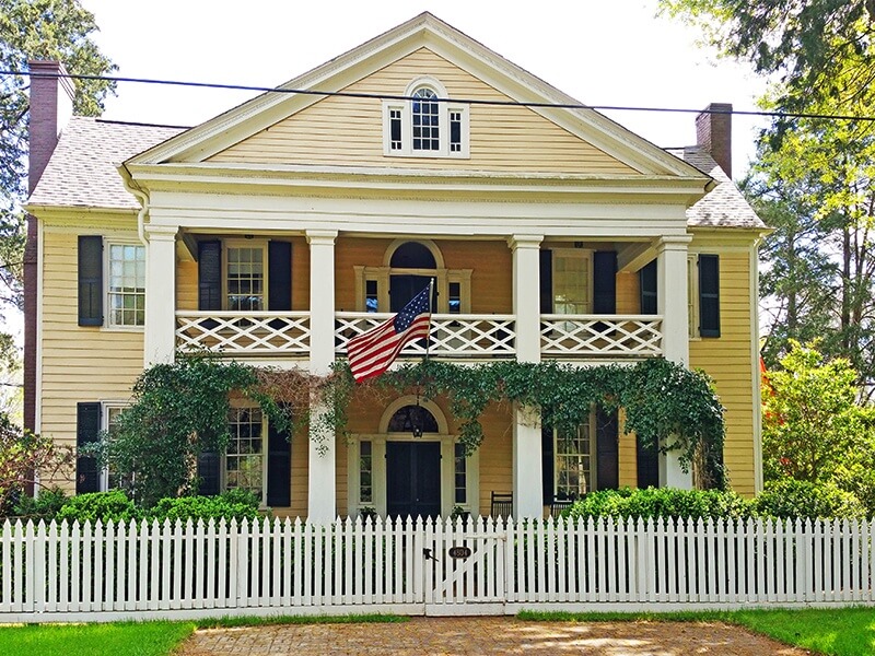This Federal period home was built in 1826, and still houses a framed document that was given to the owners of the house during the Civil War, proclaiming the home "protected from search for arms against officers and men of this command as to our certain knowledge, he possesses nothing in the way of arms or munitions of war."