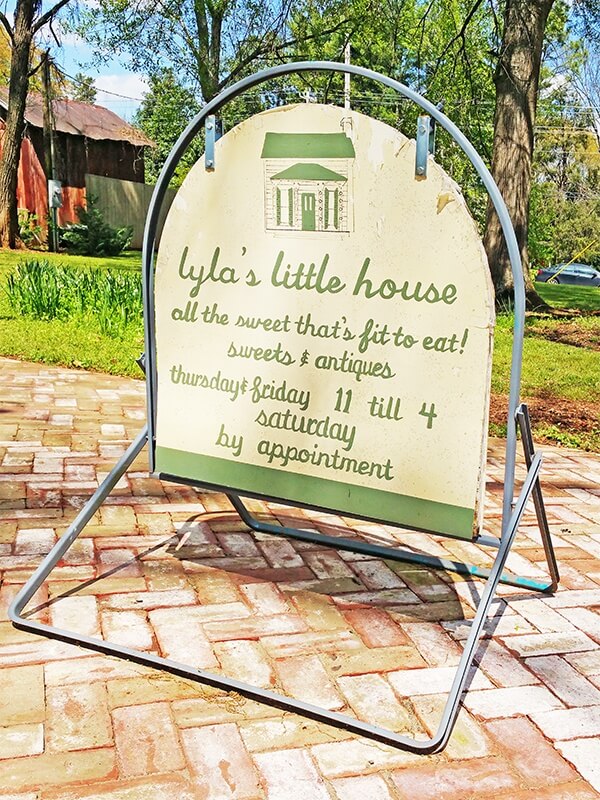 Lyla Peebles restored the cottage in 2011 as her sweets and antiques shop. It is a popular spot for local children to get candy and ice cream.