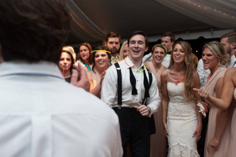 As the night set in, guests were given glow in the dark necklaces as a unique and fun addition to the entertainment.
