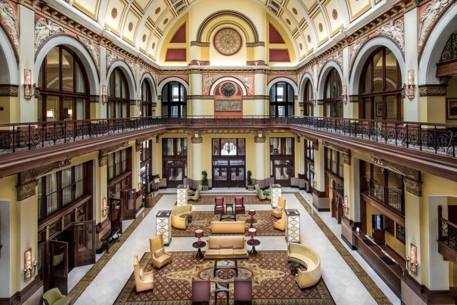 Give your guests a lovely place to stay! Wondering where to stay or who to hire for planning? Use this list of Nashville wedding vendors!
