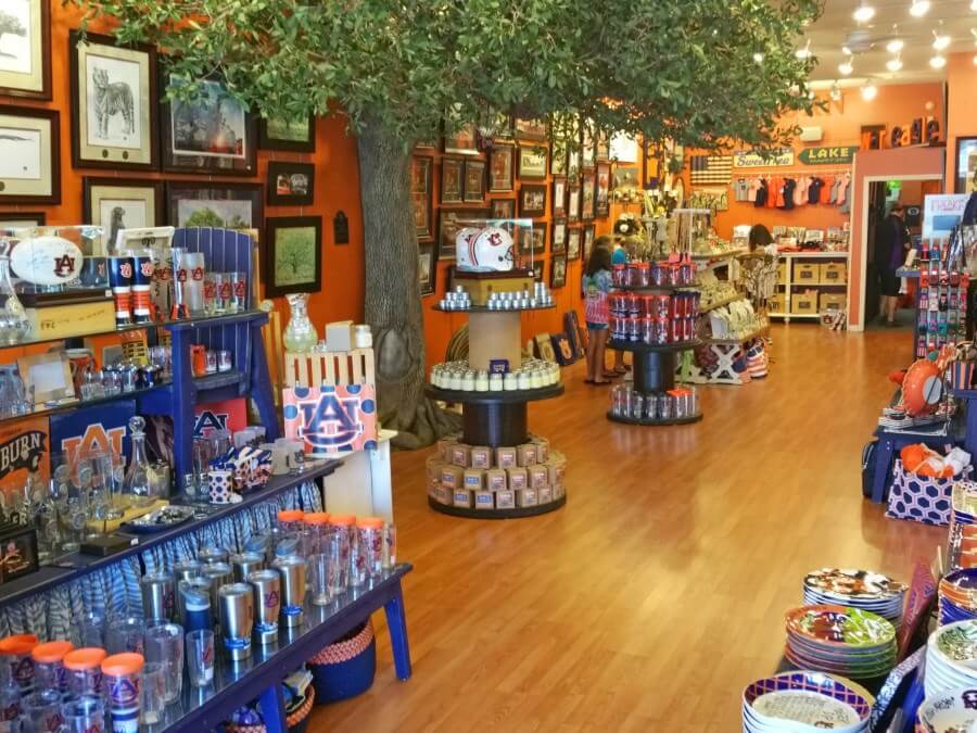 Auburn Art features a large indoor oak as a nod to the famous oaks on Toomer's Corner. Auburn Art features a large indoor oak as a nod to the famous oaks on Toomer's Corner.