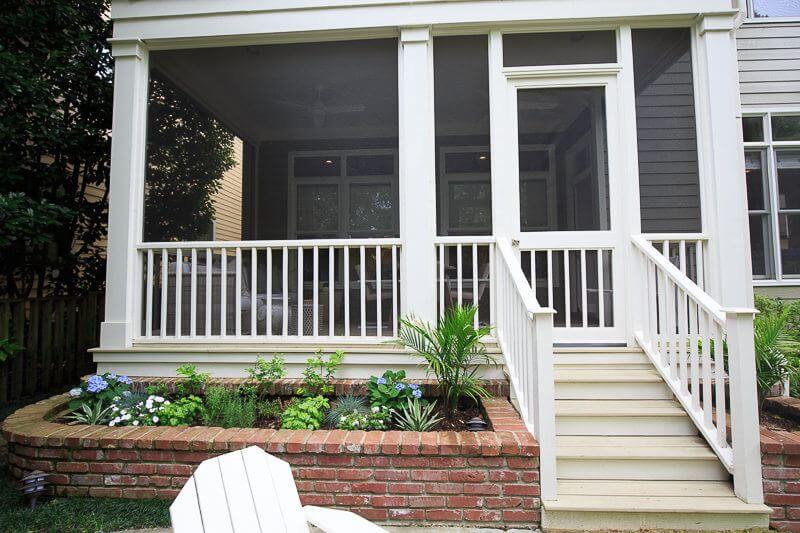 A small screen porch offers the homeowner the ultimate in versatility. Image| Micki Martin