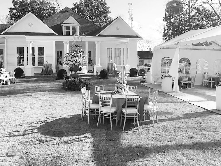 The grand backyard of Stratton transformed into a wedding venue earlier this year, creating a gorgeous outdoor tableau.