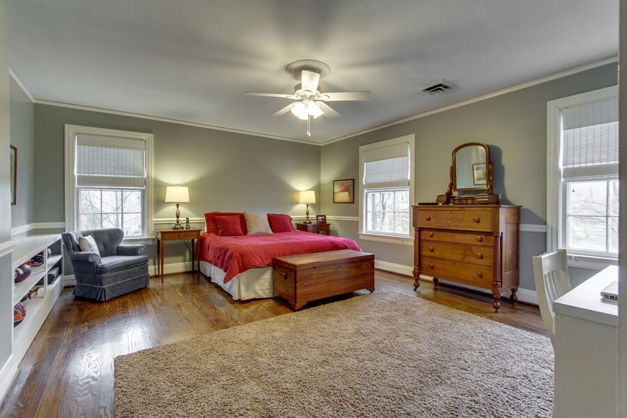 Another spacious bedroom Another spacious bedroom