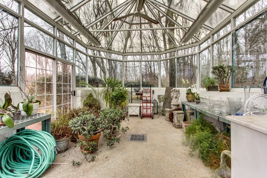 We would love to flex our green thumbs in this greenhouse. We would love to flex our green thumbs in this greenhouse.