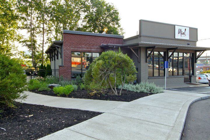 Book a table at one of Nashville's quietest restaurants! 