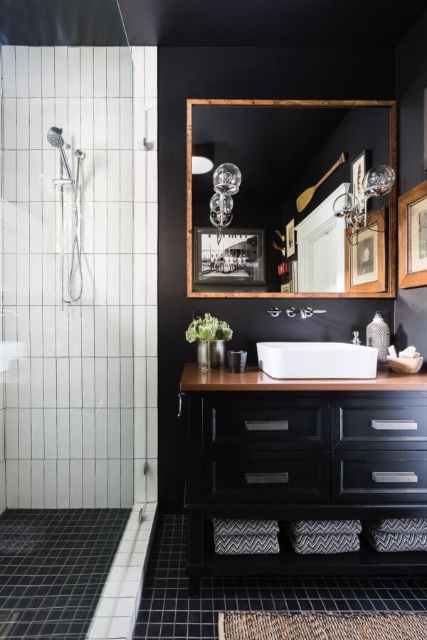 Sean Anderson bath
