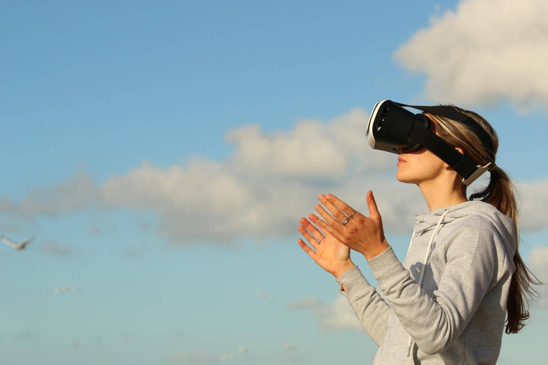A telling image about how cutting-edge technology causes us to shut out the rest of the world, including the people around us. Image: pexels.com