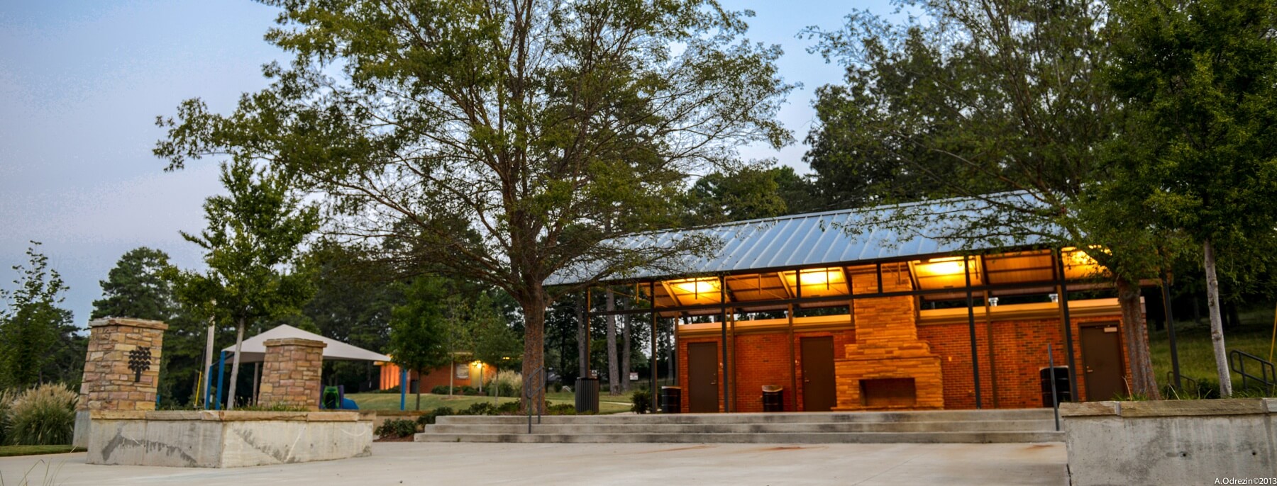 This pavilion at Crestwood Park makes for an inviting spot for a party with friends. Image: Abraham Odrezin | Landscape Architect: Macknally Land Design