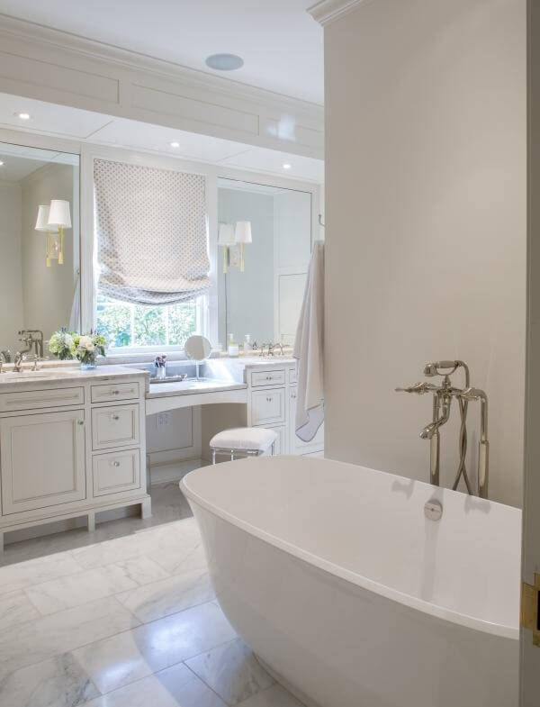 Master bath tub