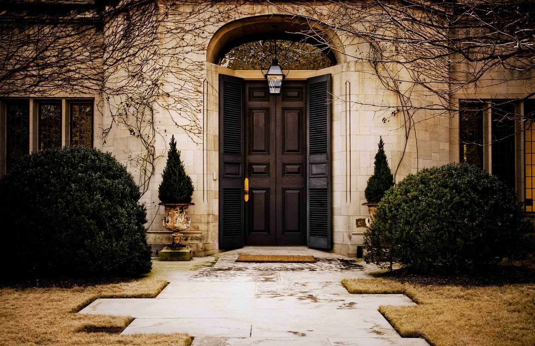 Stroll Through These Two Hauntingly Beautiful Winter Gardens