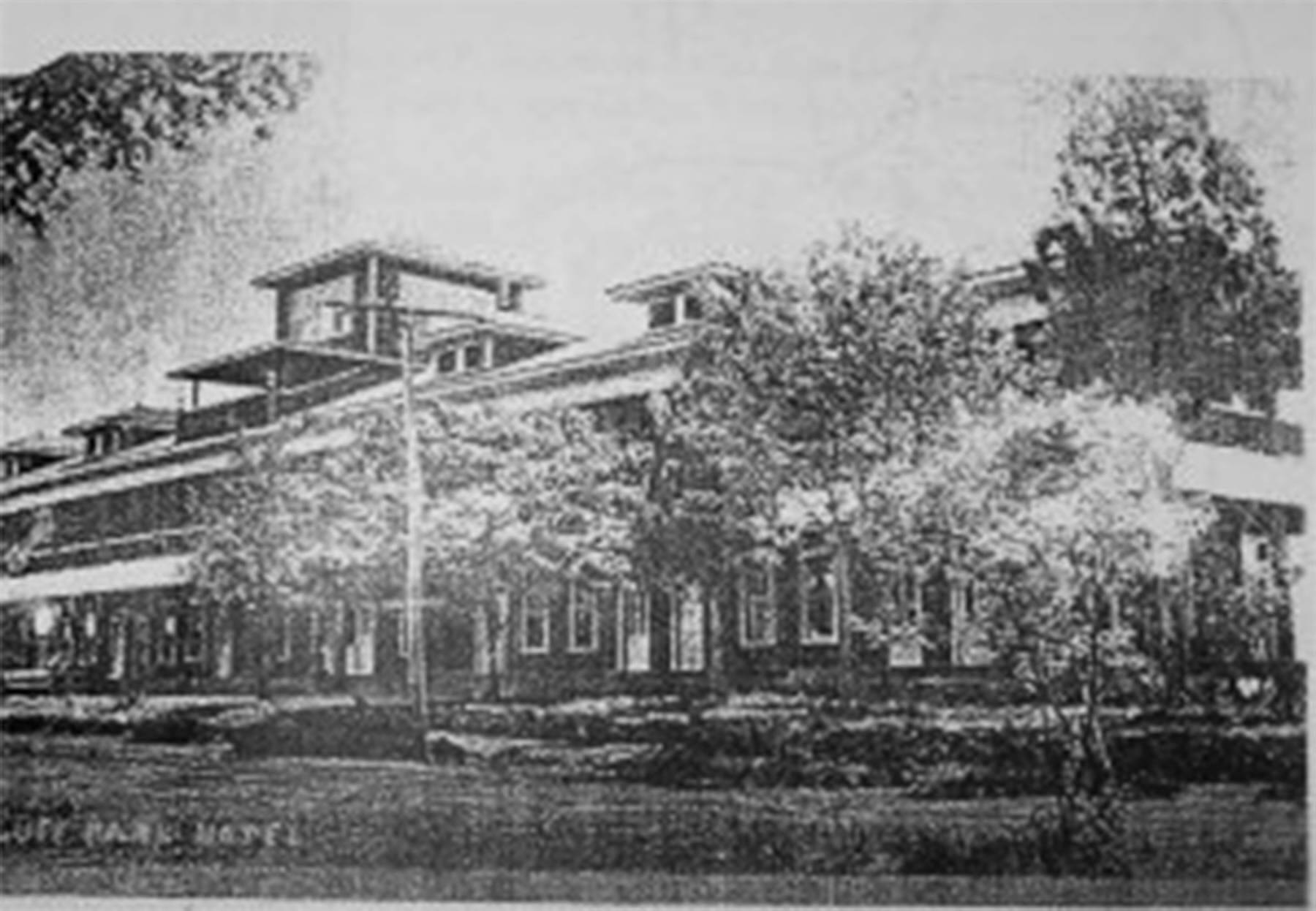 One of the only surviving photos of the Bluff Park Hotel, which burned to the ground in the 1920s. The hotel was a popular destination for travelers seeking a dip in the bluff’s springs, which were believed to have medicinal benefits. Image: Heather Jones Skaggs