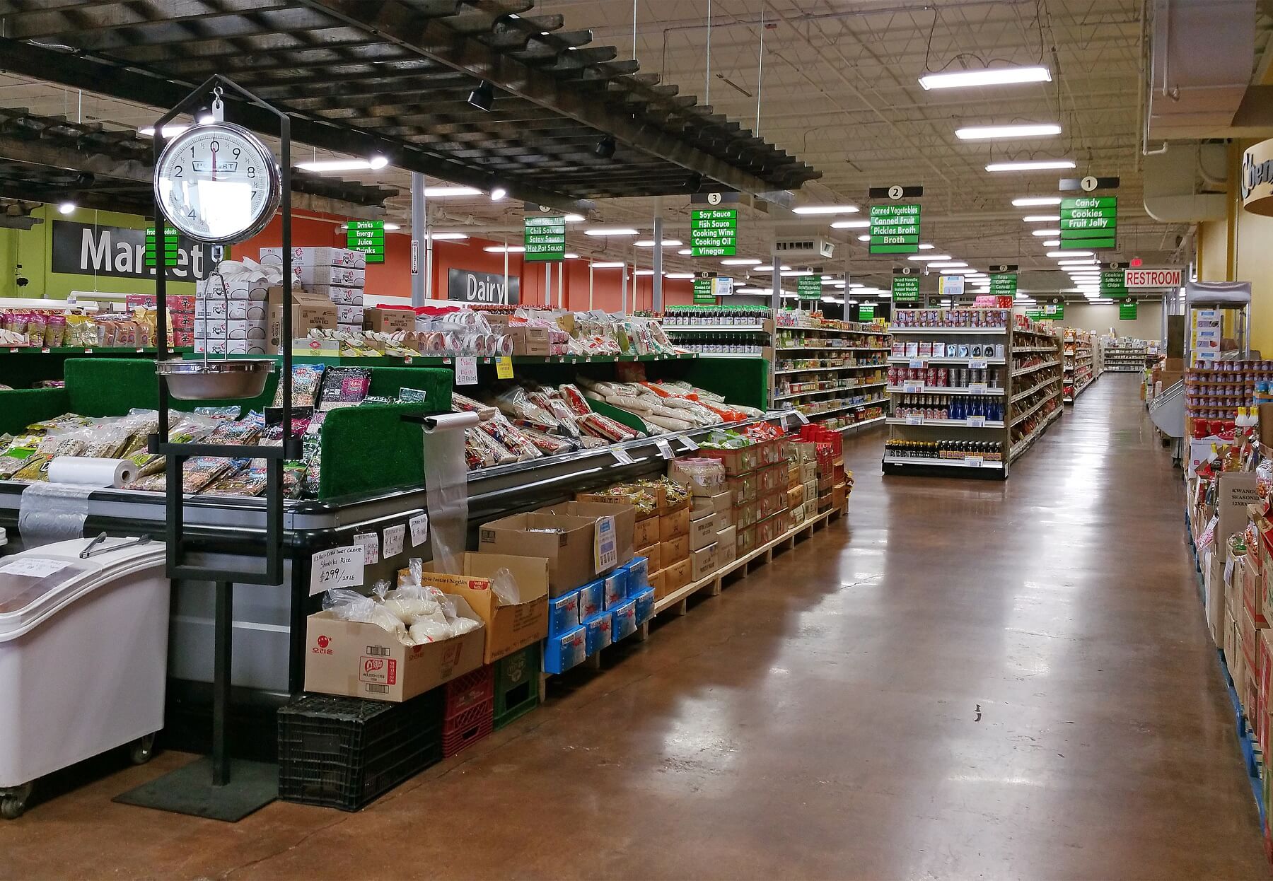 Mr. Chen's International Supermarket is enormous. Mr. Chen's International Supermarket is enormous.