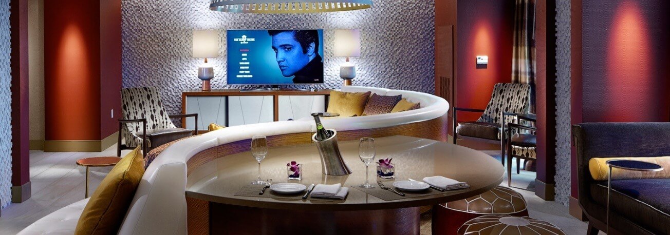 Filled with mid-century flair and located on the hotels higher floors, these one-bedroom "Vernon & Gladys" suites are named after Elvis’ parents and are inspired by Elvis’ iconic Palm Springs home. Image: The Guest House at Graceland