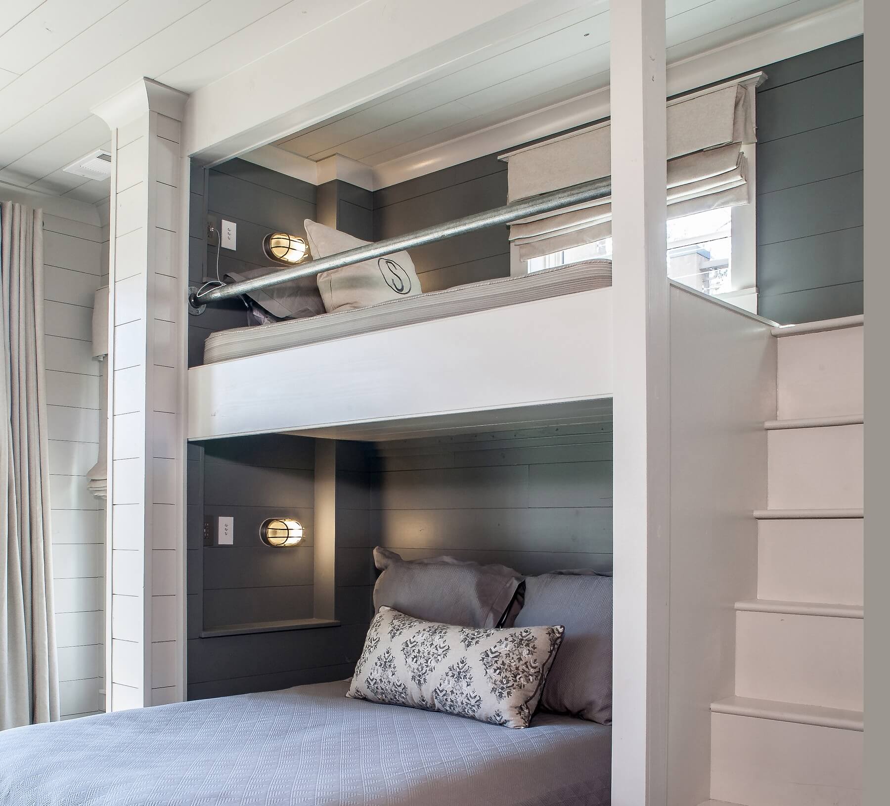 Overall, the house sleeps 18 in beds alone, not considering couches. 
