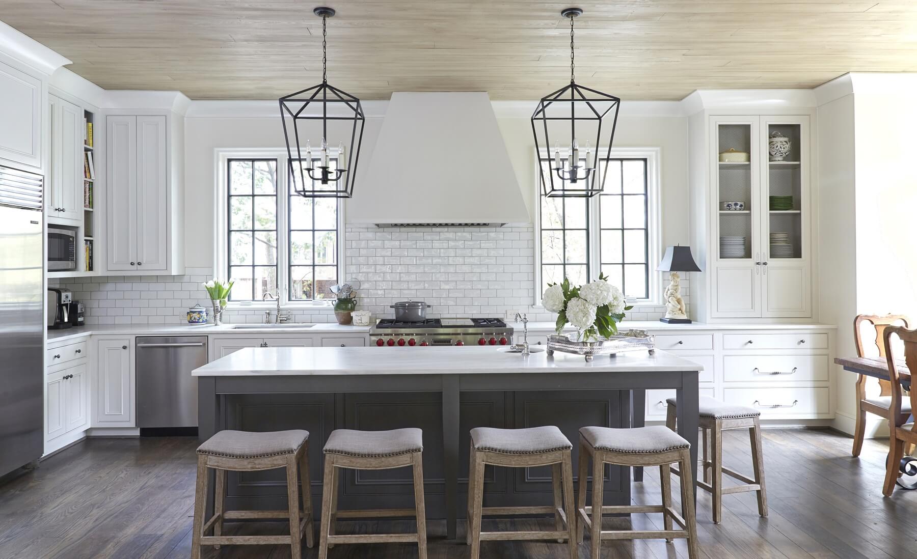 This large, airy kitchen is perfect!