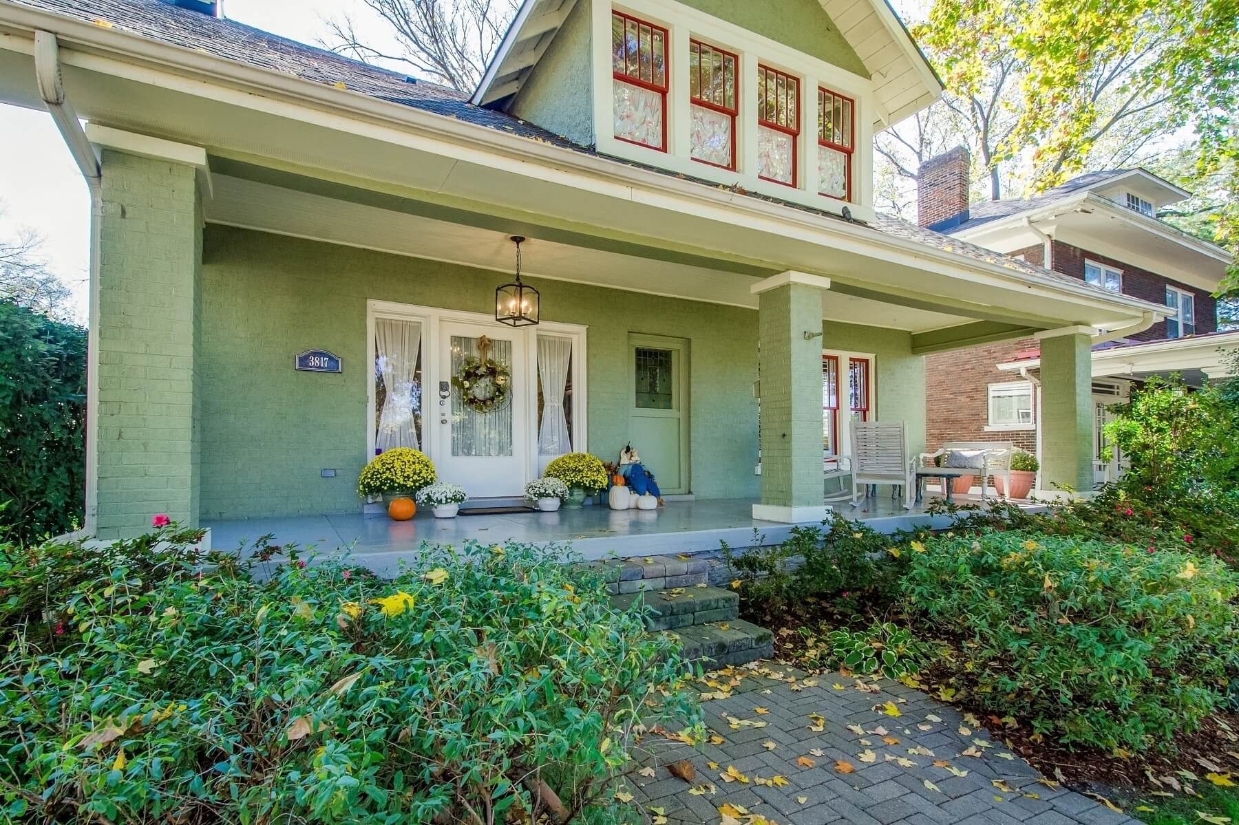 A Welcome Retreat Awaits in This Classic Craftsman Bungalow