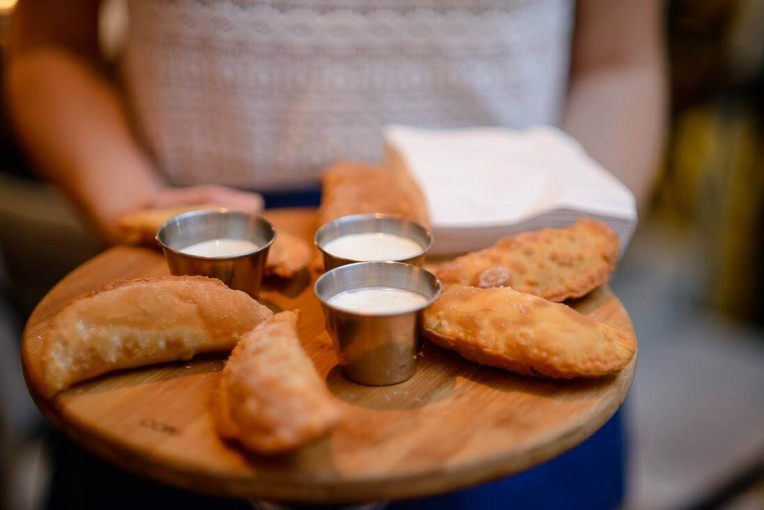 Guests feasted buffet-style for three courses of Kelly English’s most tantalizing New Orleans inspired dishes including Natchitoches meat pies, fried Gulf oyster po’ boys, chicken and andouille sausage gumbo with cornbread, shrimp and grits, “fancy-ass slaw” and spinach Madeleine.