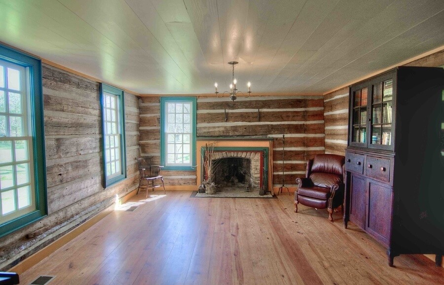 Rooms with the logs as part of the walls are particularly rustic.
