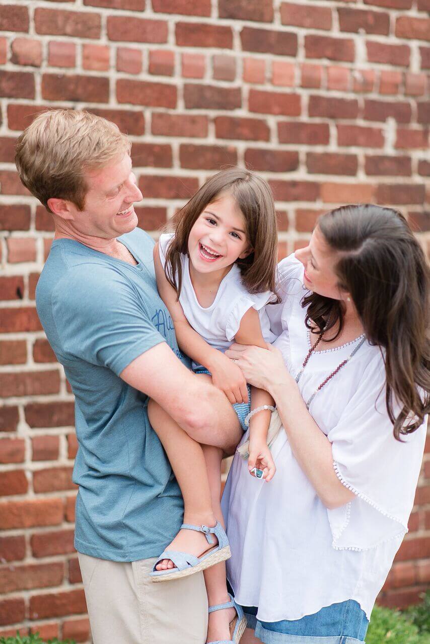 The sweet family radiates happiness in stylish and comfortable local wear! The sweet family radiates happiness in stylish and comfortable local wear!