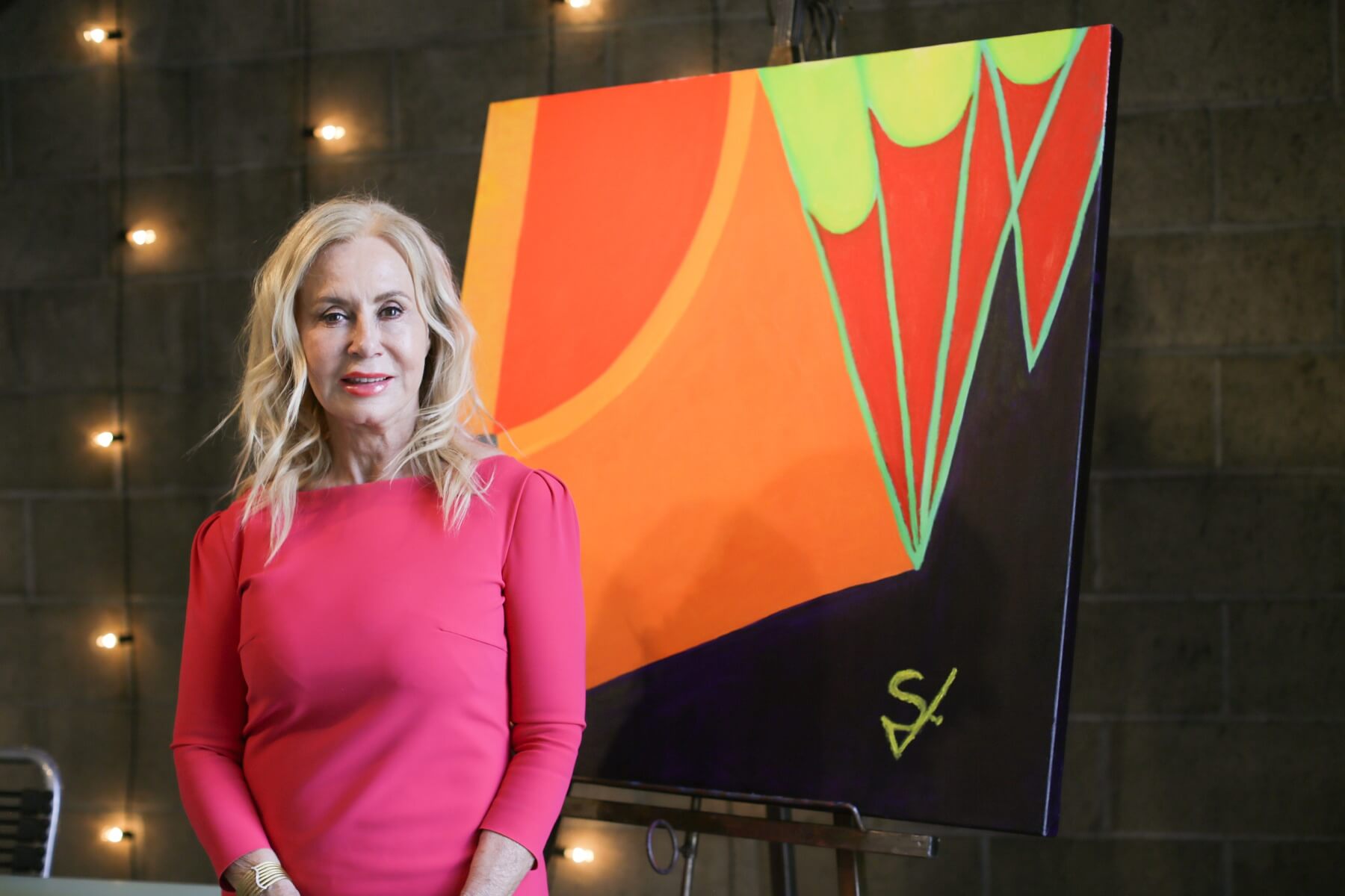 "Aside from the rebirth, this area is special to me because it reminds me of the neighborhood where I grew up in Lynnville," says Sue of the Historic South Main Arts District she calls home. "The welcoming atmosphere and style of the buildings here are so similar to that of my hometown." "Aside from the rebirth, this area is special to me because it reminds me of the neighborhood where I grew up in Lynnville," says Sue of the Historic South Main Arts District she calls home. "The welcoming atmosphere and style of the buildings here are so similar to that of my hometown."