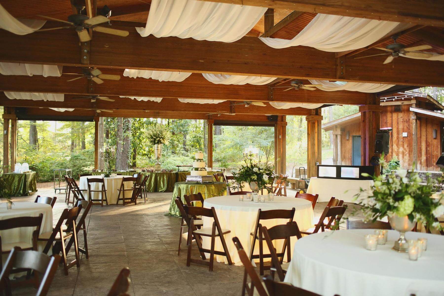 A charming wedding reception at Aldridge Gardens. Image: Aldridge Gardens 